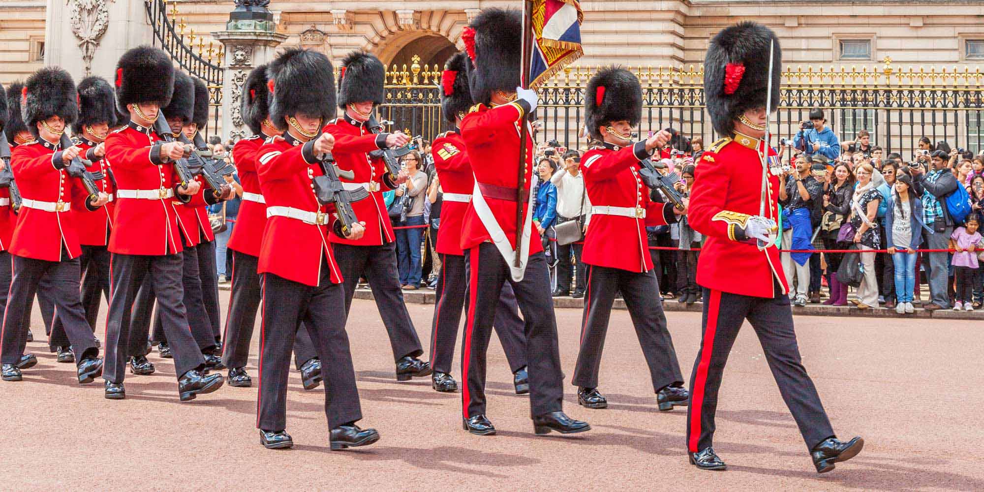 Private Tower of London Opening Ceremony with Changing of The Guard and Cruise