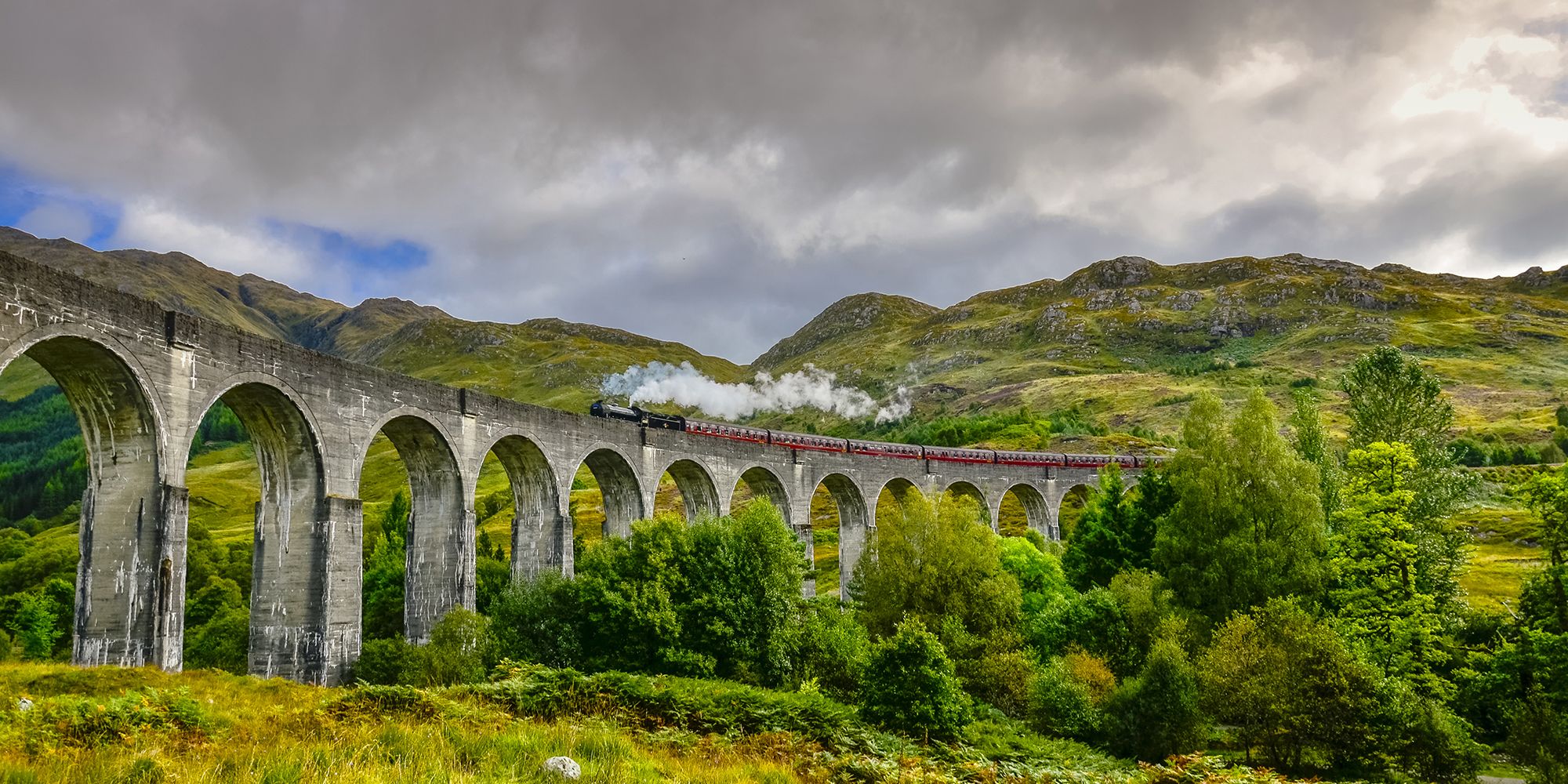 Scottish Highlands and Hogwarts Express Tour from Edinburgh