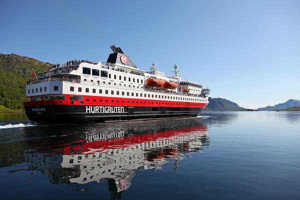 Visit Britain with Hurtigruten